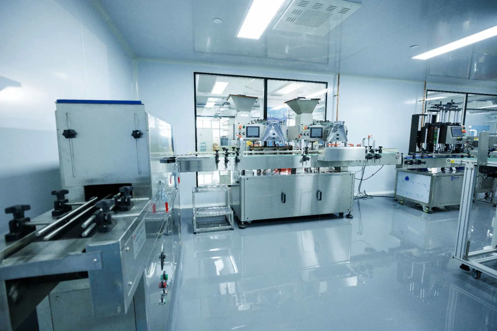Automated production equipment in the Easy Health clean area